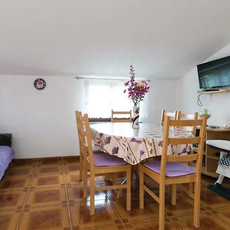 Two-bedroom In Pridraga