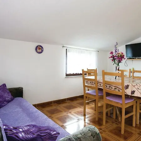 Two-bedroom In Pridraga