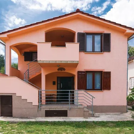 アパート Two-bedroom In Pridraga